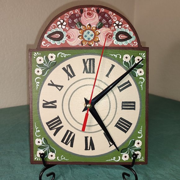 Saxon Folk Transylvanian Handpainted Wooden Clock Traditional Authentic design - Picture 1 of 5